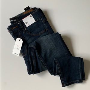 Express jeans never worn. Stretch blue jeggings.